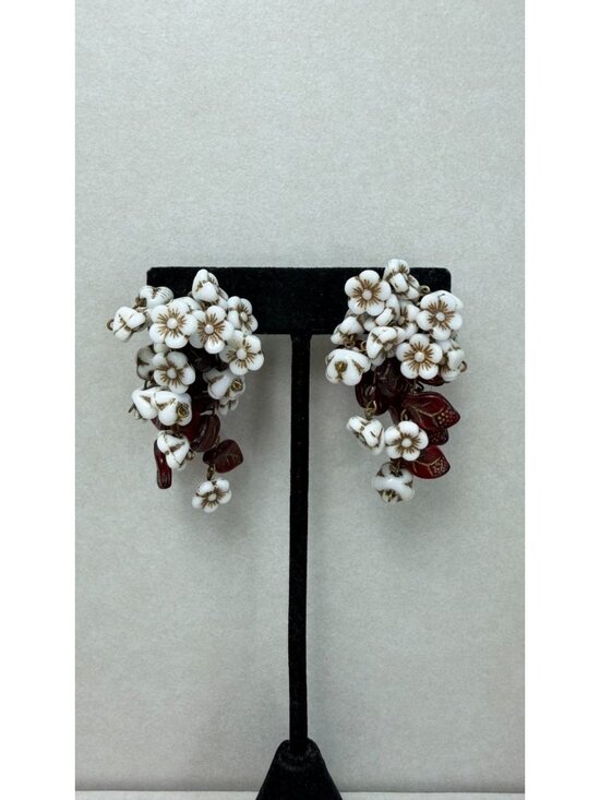 Castlecliff Jewelry - Castlecliff Floral Cluster Earrings Milk Glass Red Lucite Vintage